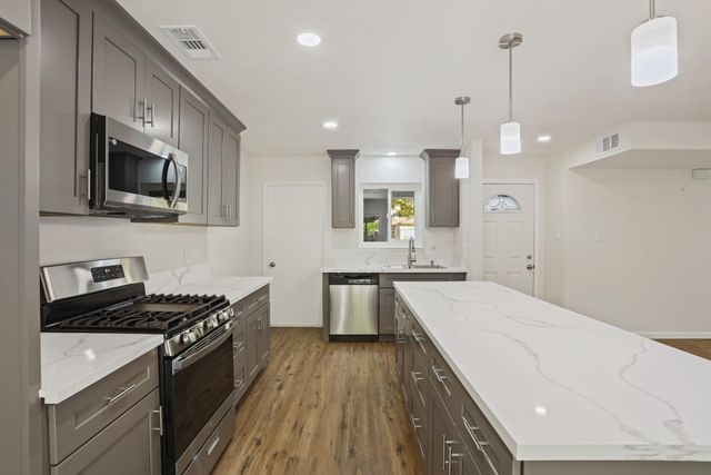 1828 Celeste, Modesto, CA 95355