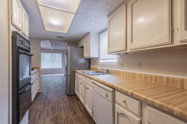 6015 Knotty Post Lane, Spring, TX 77373