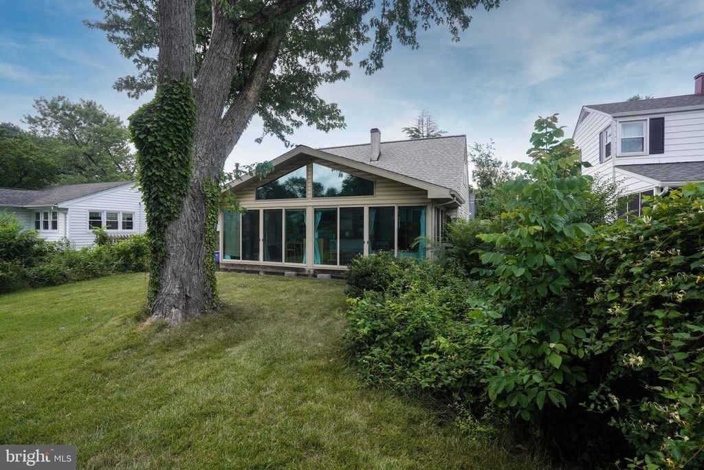 2027 NORHURST WAY N, Catonsville, MD 21228