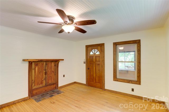 435 Mountain Cove Road, Marshall, NC 28753