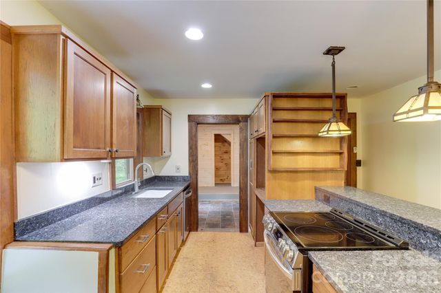 435 Mountain Cove Road, Marshall, NC 28753