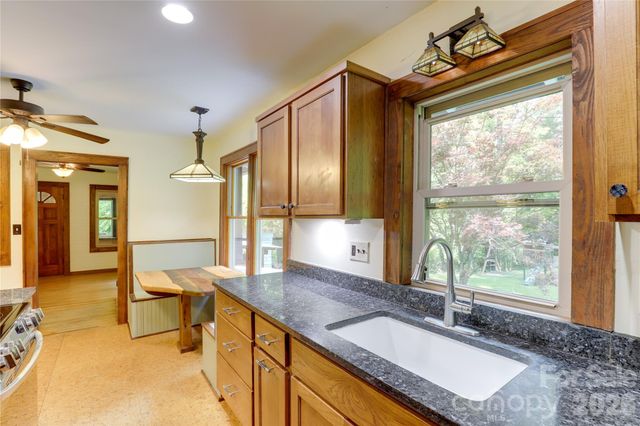 435 Mountain Cove Road, Marshall, NC 28753