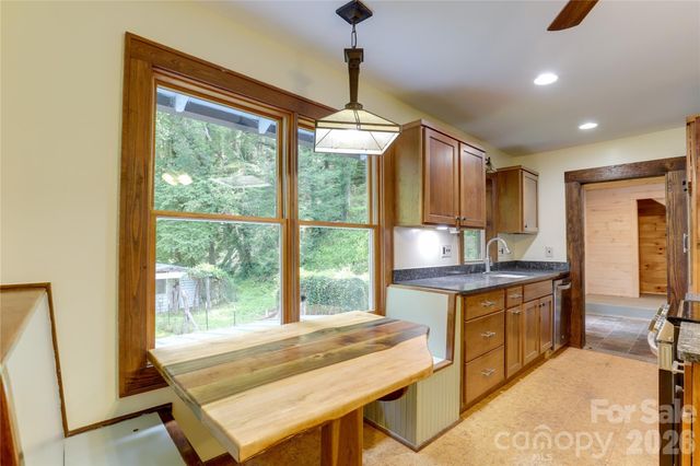 435 Mountain Cove Road, Marshall, NC 28753