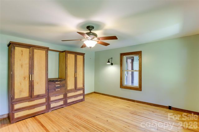 435 Mountain Cove Road, Marshall, NC 28753