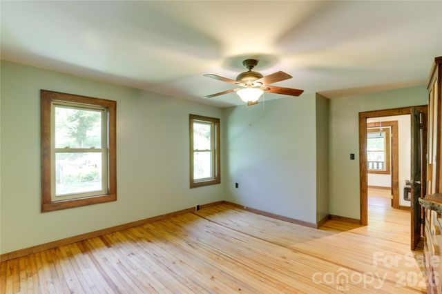 435 Mountain Cove Road, Marshall, NC 28753