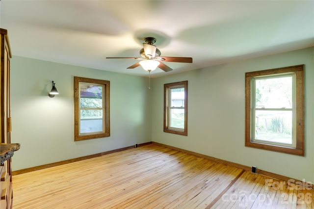 435 Mountain Cove Road, Marshall, NC 28753