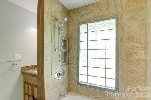 435 Mountain Cove Road, Marshall, NC 28753