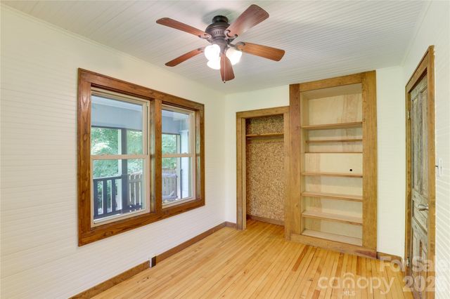 435 Mountain Cove Road, Marshall, NC 28753