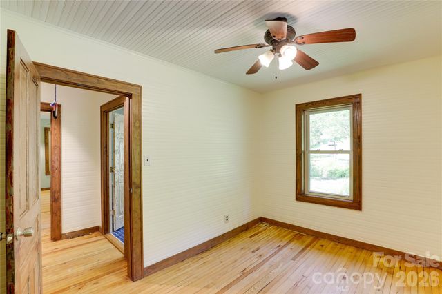 435 Mountain Cove Road, Marshall, NC 28753