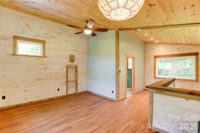 435 Mountain Cove Road, Marshall, NC 28753
