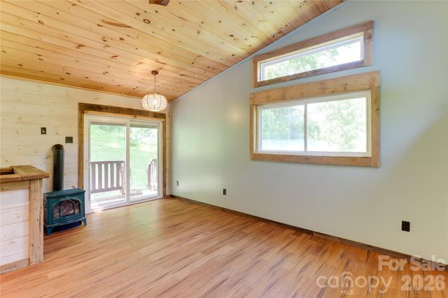 435 Mountain Cove Road, Marshall, NC 28753