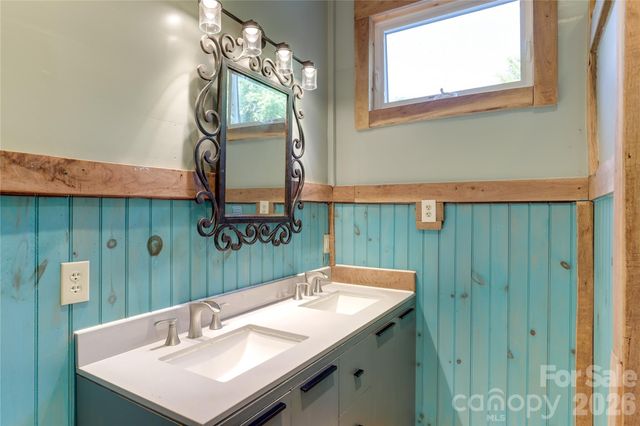435 Mountain Cove Road, Marshall, NC 28753