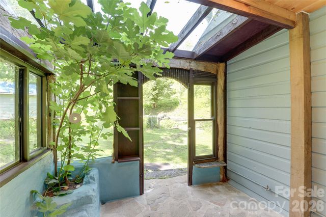 435 Mountain Cove Road, Marshall, NC 28753