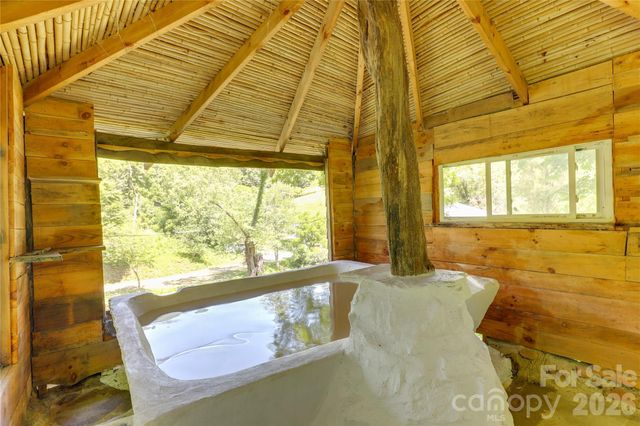 435 Mountain Cove Road, Marshall, NC 28753