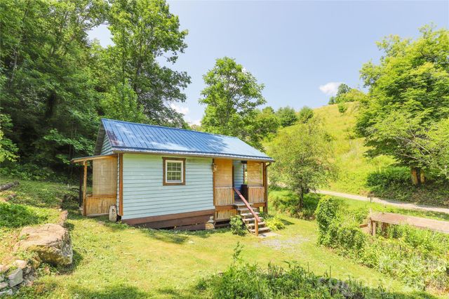 435 Mountain Cove Road, Marshall, NC 28753