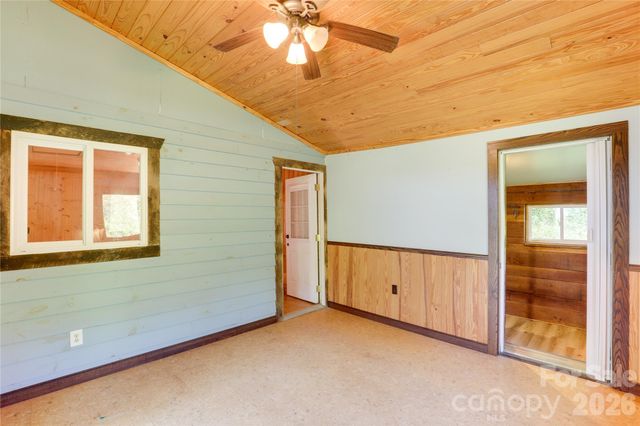 435 Mountain Cove Road, Marshall, NC 28753