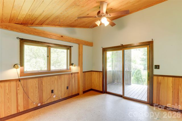 435 Mountain Cove Road, Marshall, NC 28753