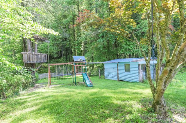 435 Mountain Cove Road, Marshall, NC 28753