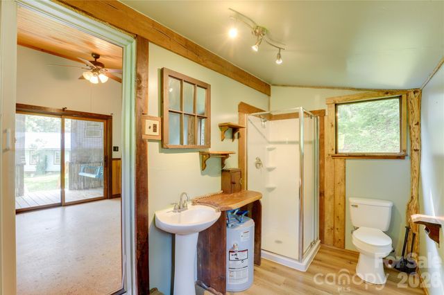 435 Mountain Cove Road, Marshall, NC 28753