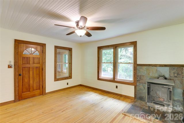 435 Mountain Cove Road, Marshall, NC 28753
