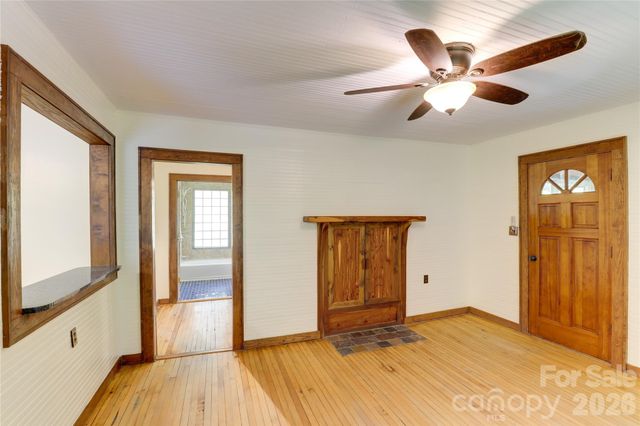 435 Mountain Cove Road, Marshall, NC 28753