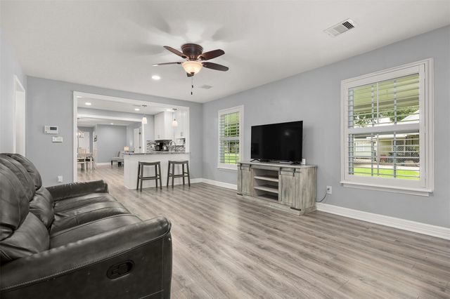 6910 Cayton Street, Houston, TX 77061
