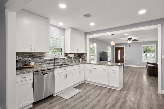 6910 Cayton Street, Houston, TX 77061