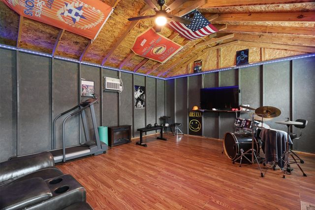 6910 Cayton Street, Houston, TX 77061