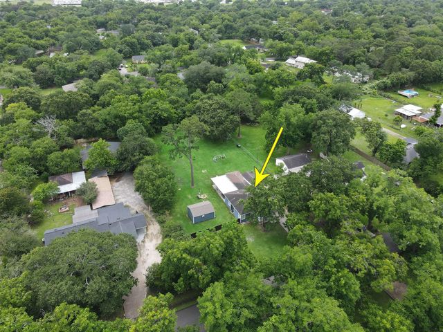6910 Cayton Street, Houston, TX 77061