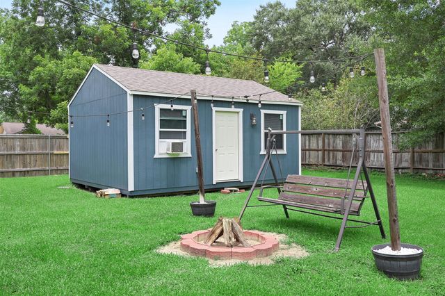 6910 Cayton Street, Houston, TX 77061