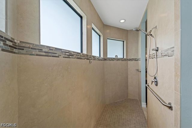 14 NW 35th PL, Cape Coral, FL 33993