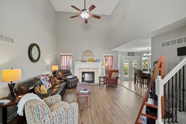 2618 Meadowlark Drive, Harrisonville, MO 64701