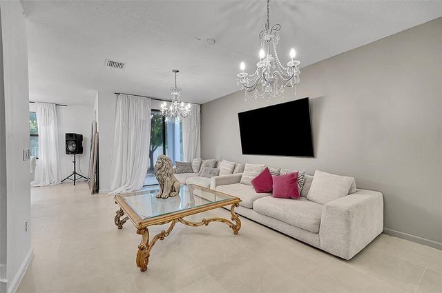 455 NW 33rd Lane, Pompano Beach, FL 33069