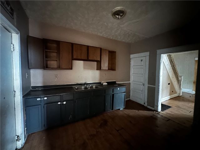 801 Butler Ave, New Castle, PA 16101