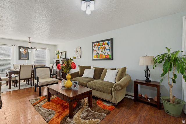 1914 N THOMPSON PL, Saratoga Springs, UT 84045