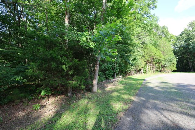 21 Holcomb Cir, Kingston Springs, TN 37082