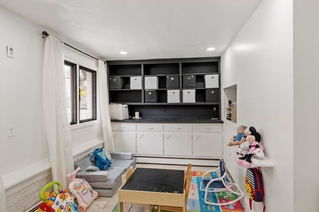82 Cornell Rd, Marblehead, MA 01945