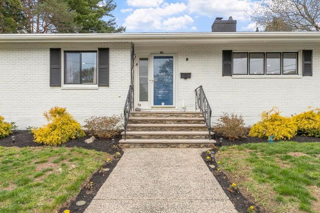 82 Cornell Rd, Marblehead, MA 01945