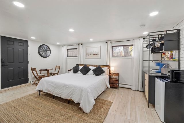 82 Cornell Rd, Marblehead, MA 01945