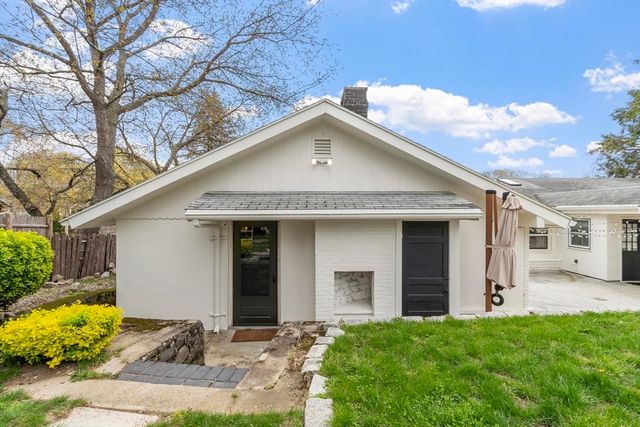 82 Cornell Rd, Marblehead, MA 01945