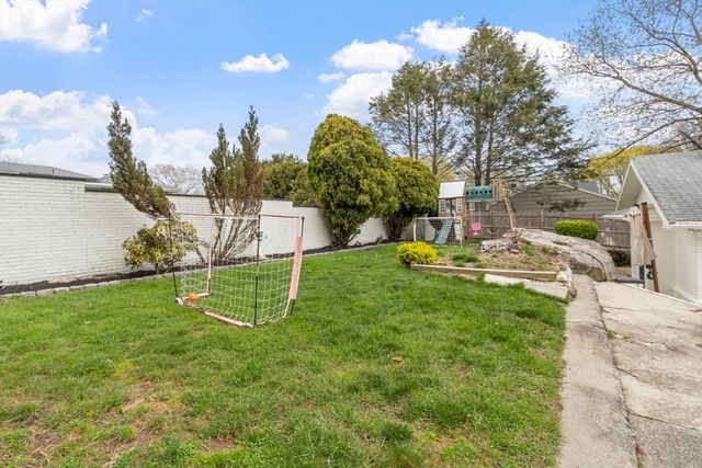 82 Cornell Rd, Marblehead, MA 01945