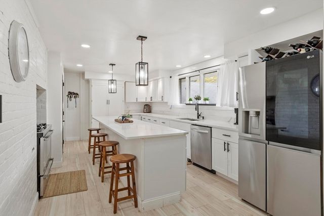 82 Cornell Rd, Marblehead, MA 01945