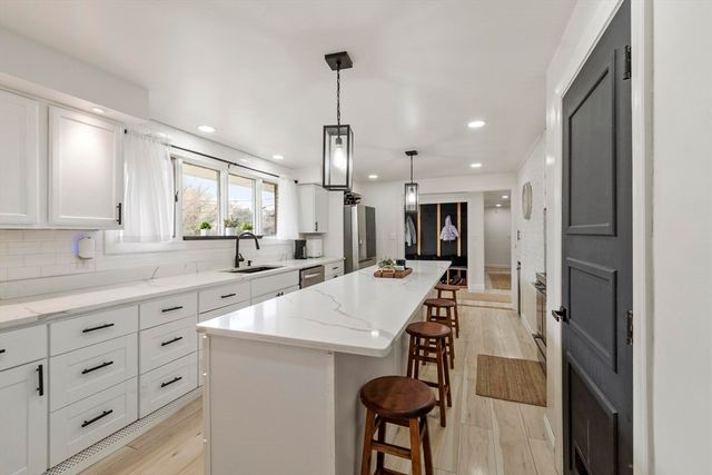 82 Cornell Rd, Marblehead, MA 01945