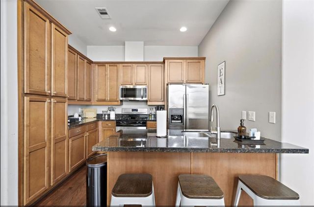 2512 Leeland Street, Houston, TX 77003