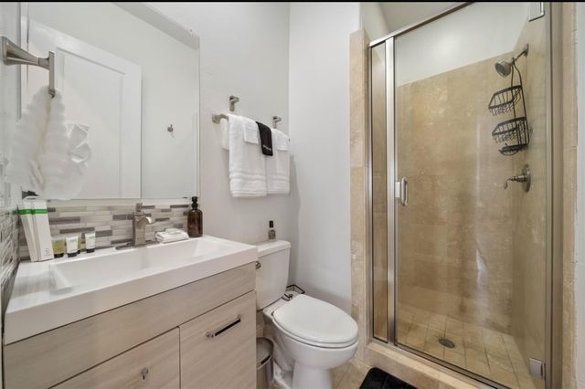 2512 Leeland Street, Houston, TX 77003