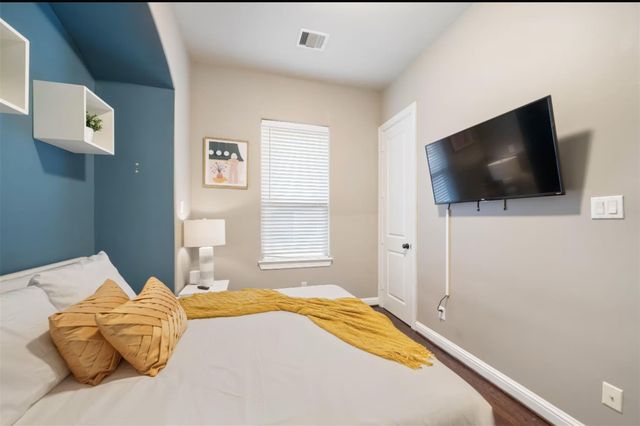 2512 Leeland Street, Houston, TX 77003