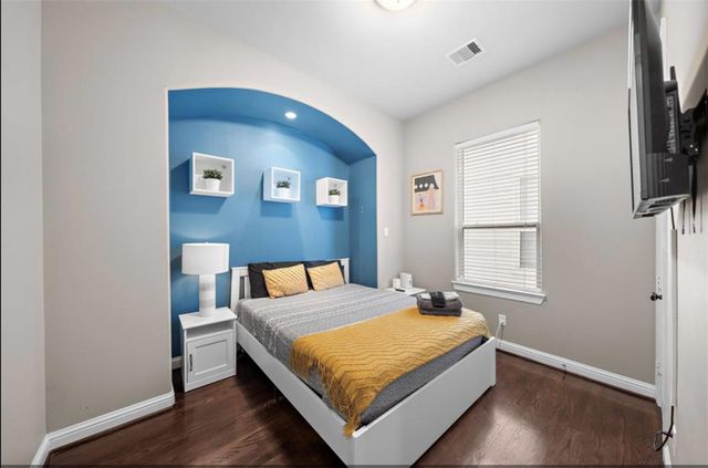 2512 Leeland Street, Houston, TX 77003