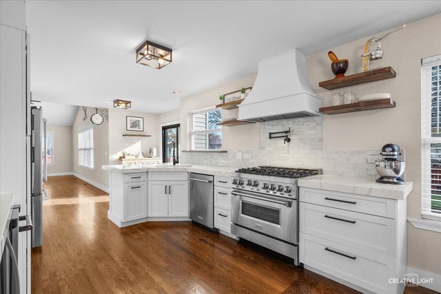 363 Cornwall Avenue, South Elgin, IL 60177