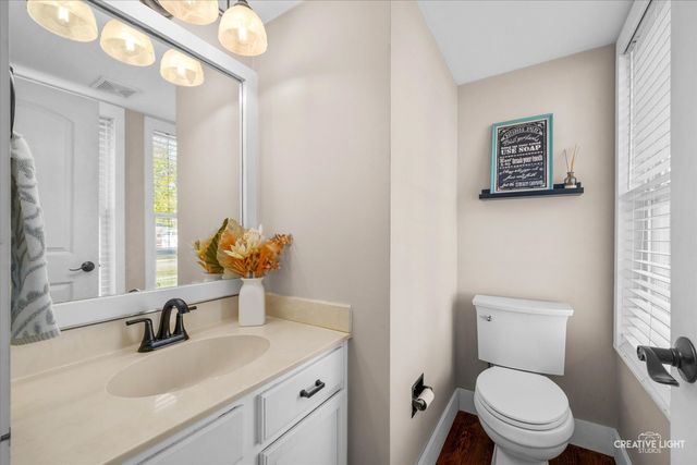 363 Cornwall Avenue, South Elgin, IL 60177