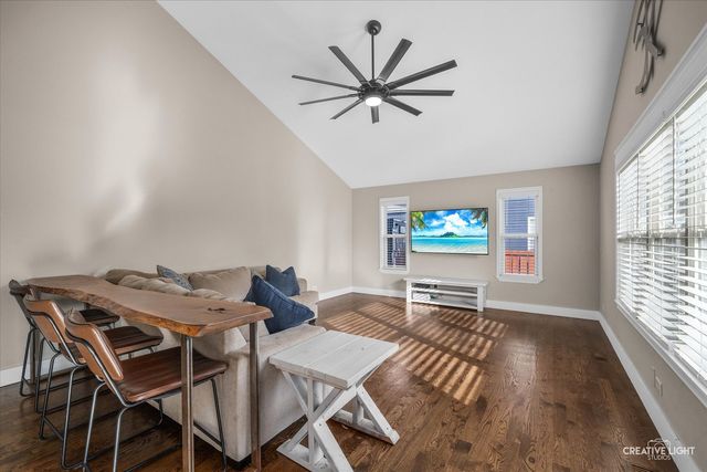 363 Cornwall Avenue, South Elgin, IL 60177